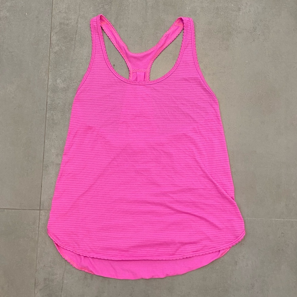 lululemon pink tank top size tags removed, size anywhere from 6-8